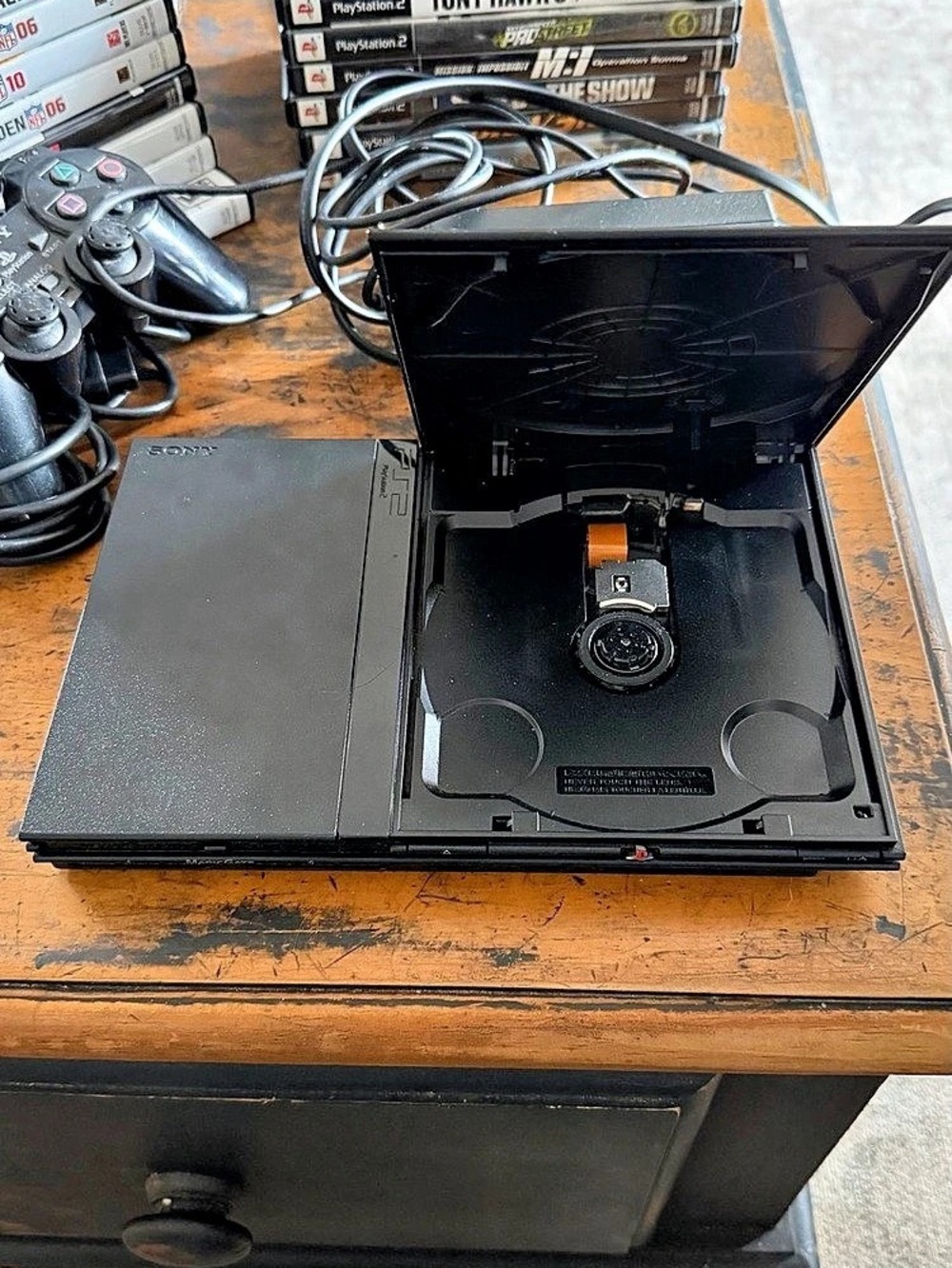 Sony PlayStation 2 Slim Console (does not read disc)